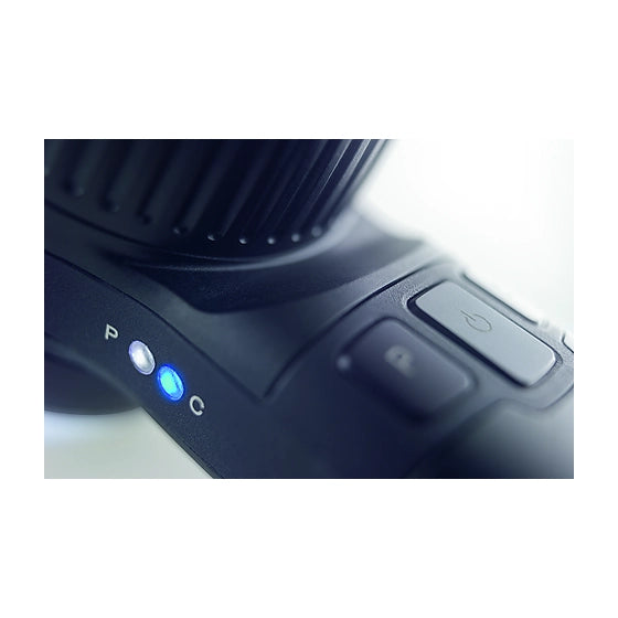 HEINE DELTA® 30 PRO Dermatoscope close-up during examination